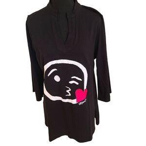 Victoria Womens Fun Kissy Face Emoji Graphic on Black Tunic Top Large